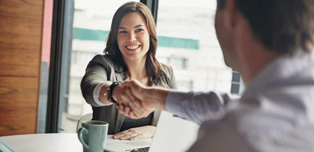 New employee being onboarded Onboarding costs