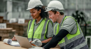 Worker using BIS safety App