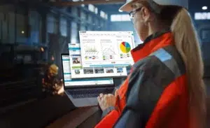 Worker using BIS Software