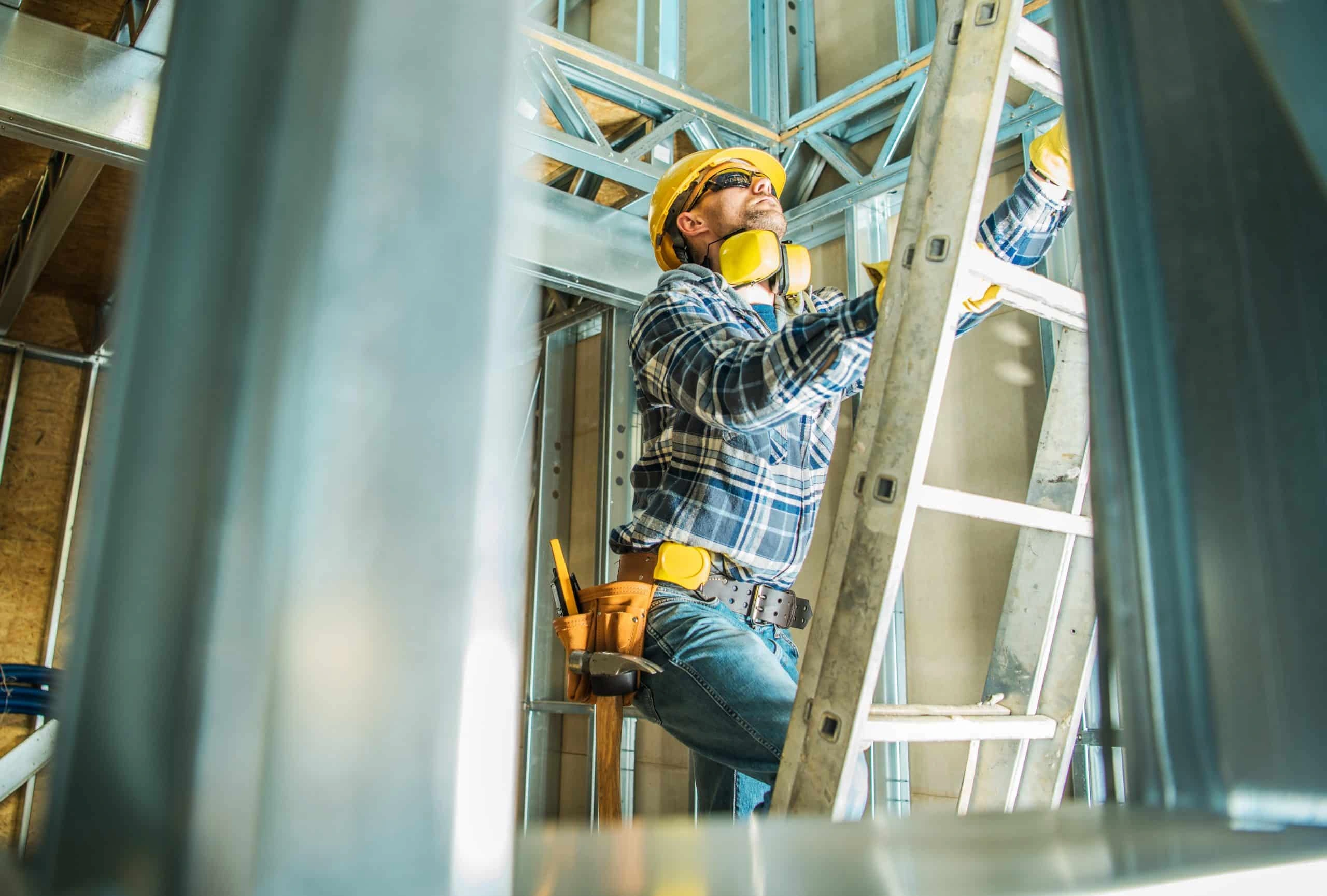 Ladder Safety Training – Prevent Falls & Workplace Injuries Online